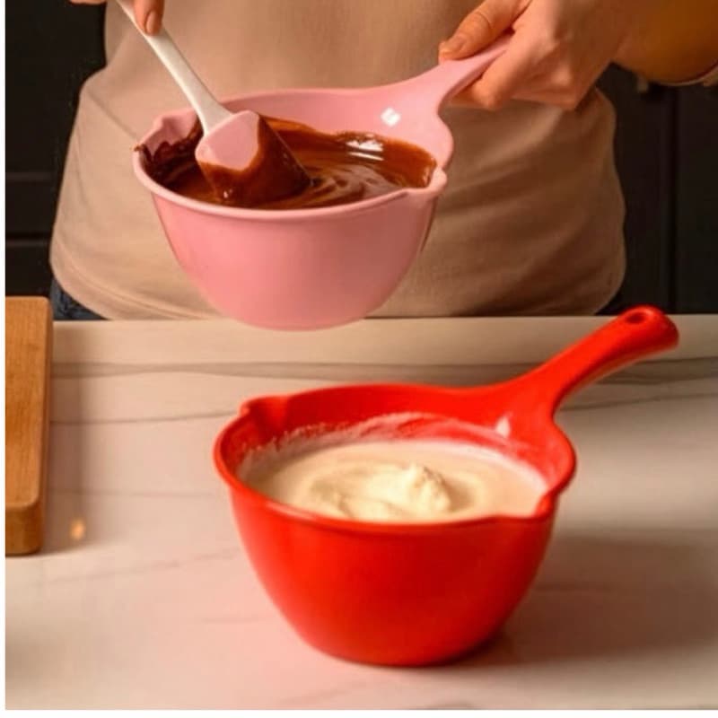 Panelinha Multiuso Bico Duplo Graduado Medidor Interno 1,1L Ideal p/ Derreter Chocolate
