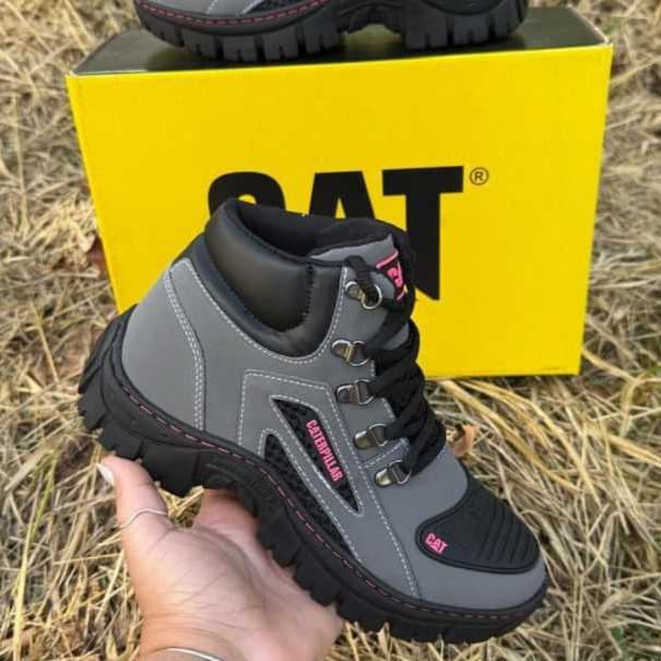 Bota Caterpila Cart Feminina Levissima Motoqueiro Couro Resistente