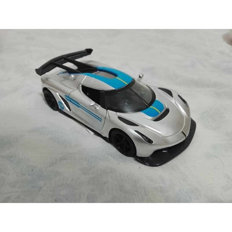 miniatura koenigsegg jesko escala 164