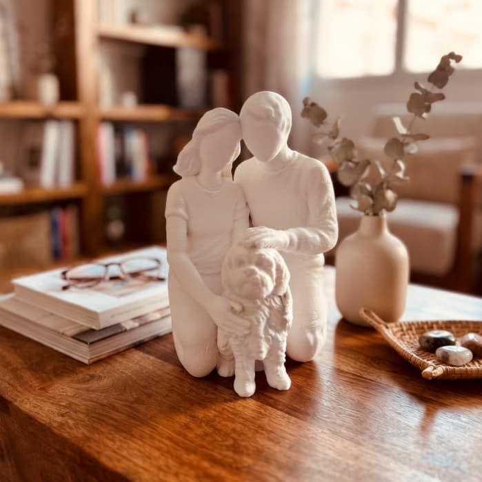 Escultura Decorativa Casal com Shih-tzu – Decoração Afetiva Mãe Pai Avó Avô