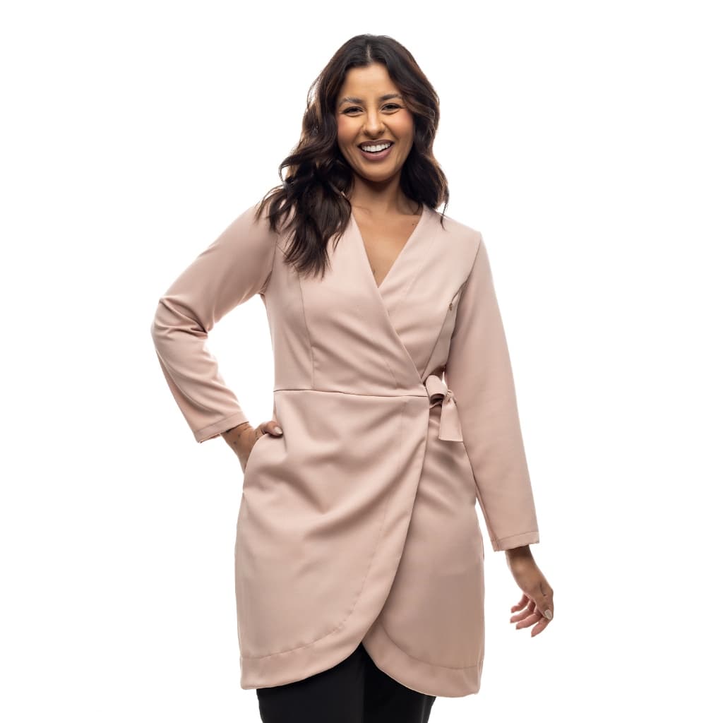 Jaleco Feminino Aimee Manga Longa Rosé | Vestido Envelope | Consutório Clinica Estética