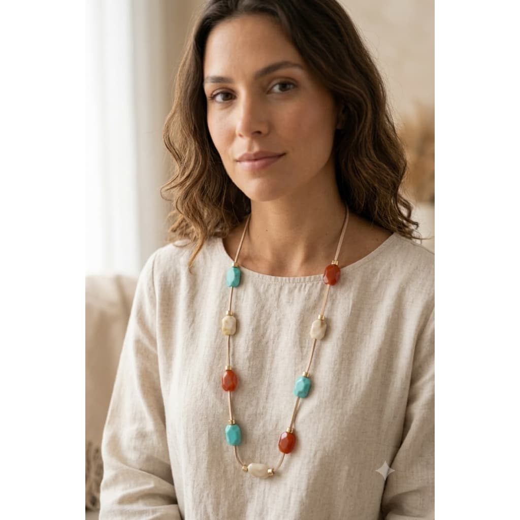 Colar Pedras Resina Tendência  Colar longo feminino com pedras em resina