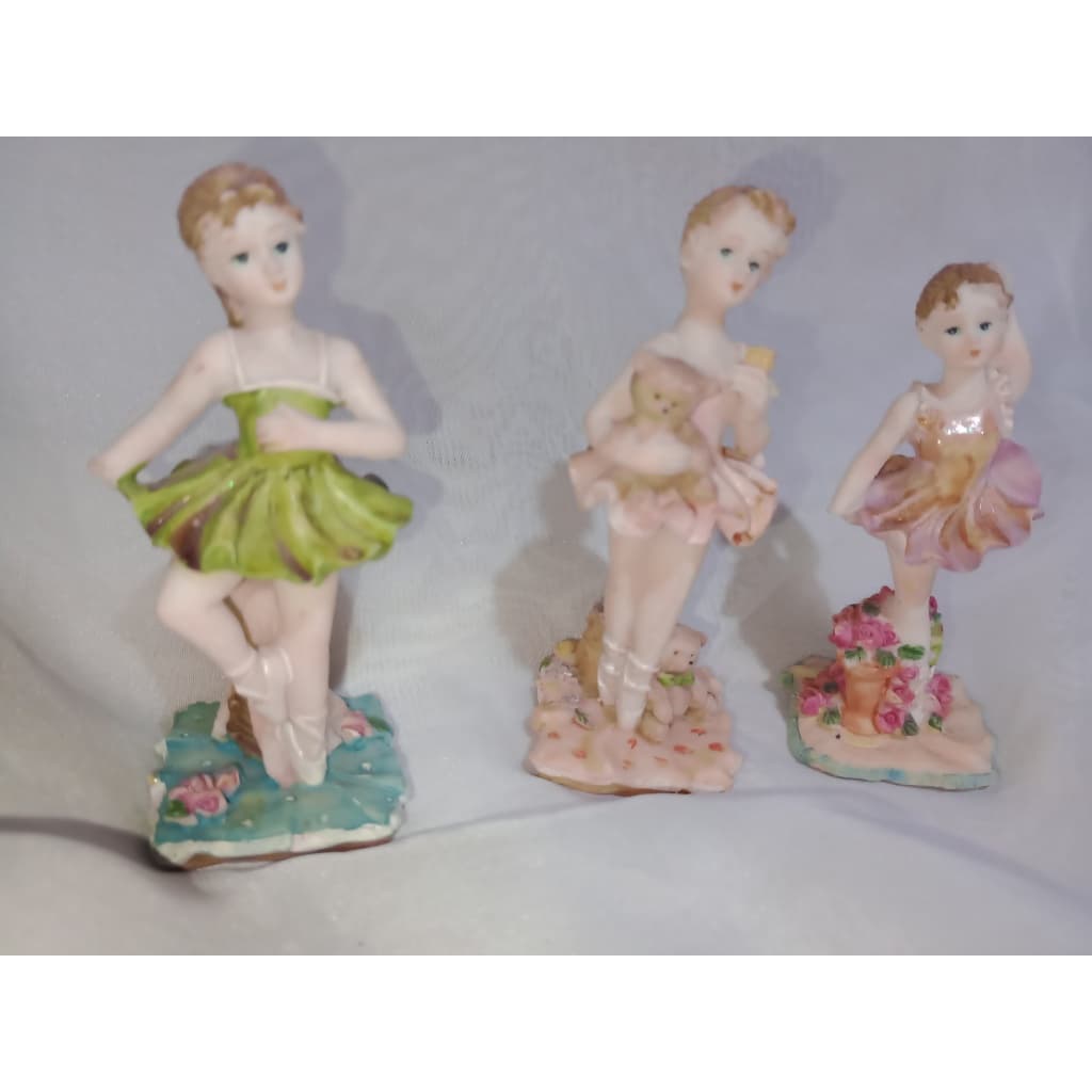Trio de Bailarina Miniatura resina 2 sem as Maõs/Ler Descrição
