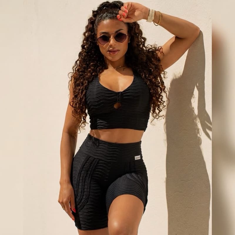 Bermuda feminina brocada modeladora - cintura alta - cós reto - empina bumbum - levanta glúteo - academia