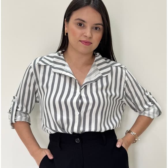 Camisa Mônica Listrada Manga Longa e 3/4 com botão