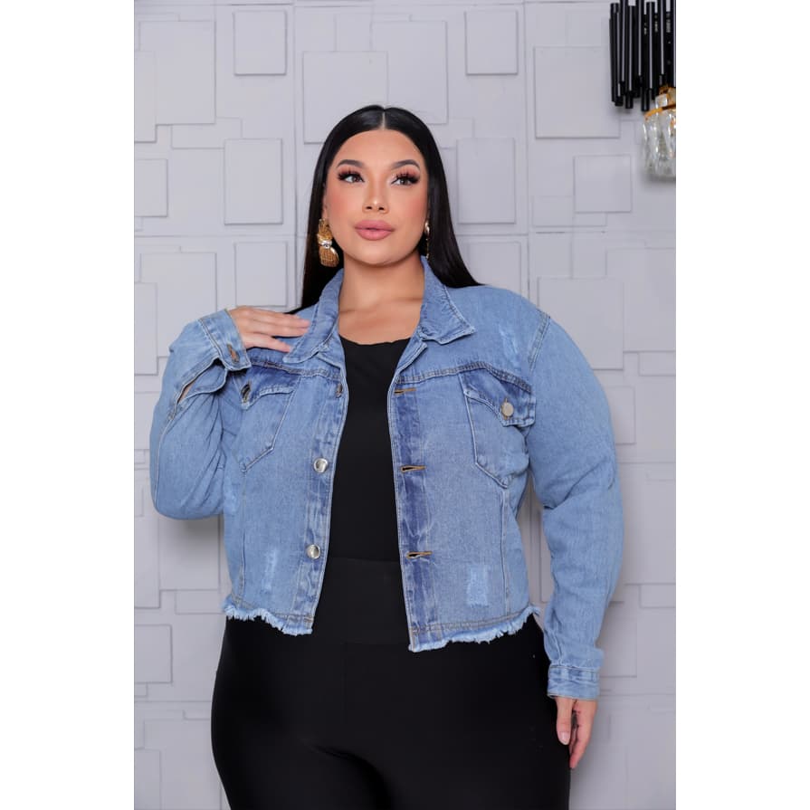 Jaqueta Jeans Plus Grafite Black e Jeans Barra Desfiada
