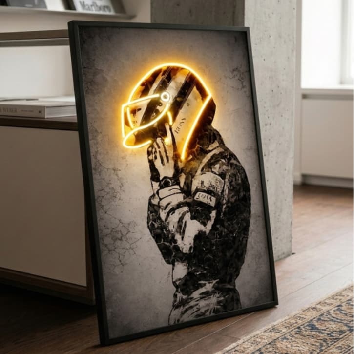 Quadro Decorativo Ayrton Capacete Neon 90x60 cm com Vidro e Moldura Premium