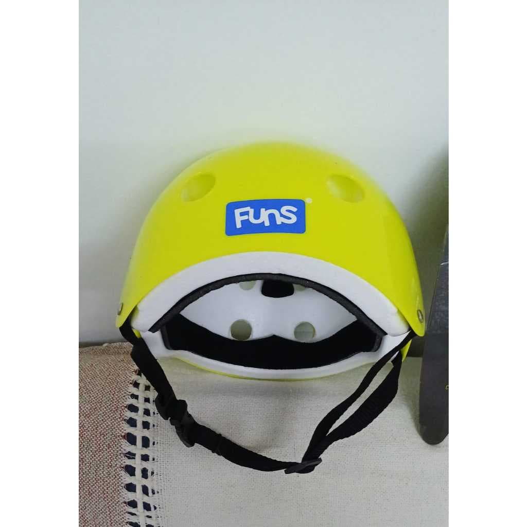 Kit De Proteção Infantil para Esportes Radicais- 1 Capacete, 1par de Joelheiras e 1 par de Cotoveleiras Wellmix