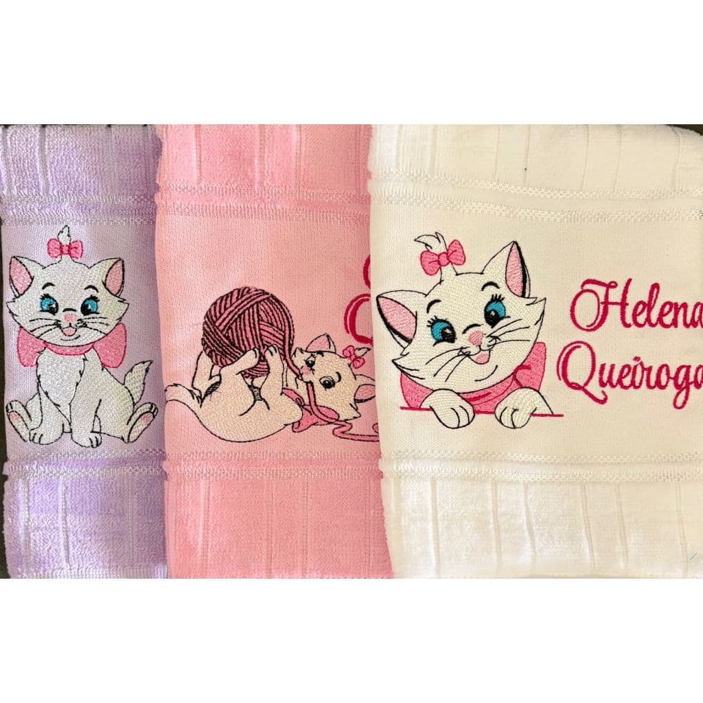 Kit de 3 Toalha de Lavabo Bordada Personalizada - Gatinha Marie