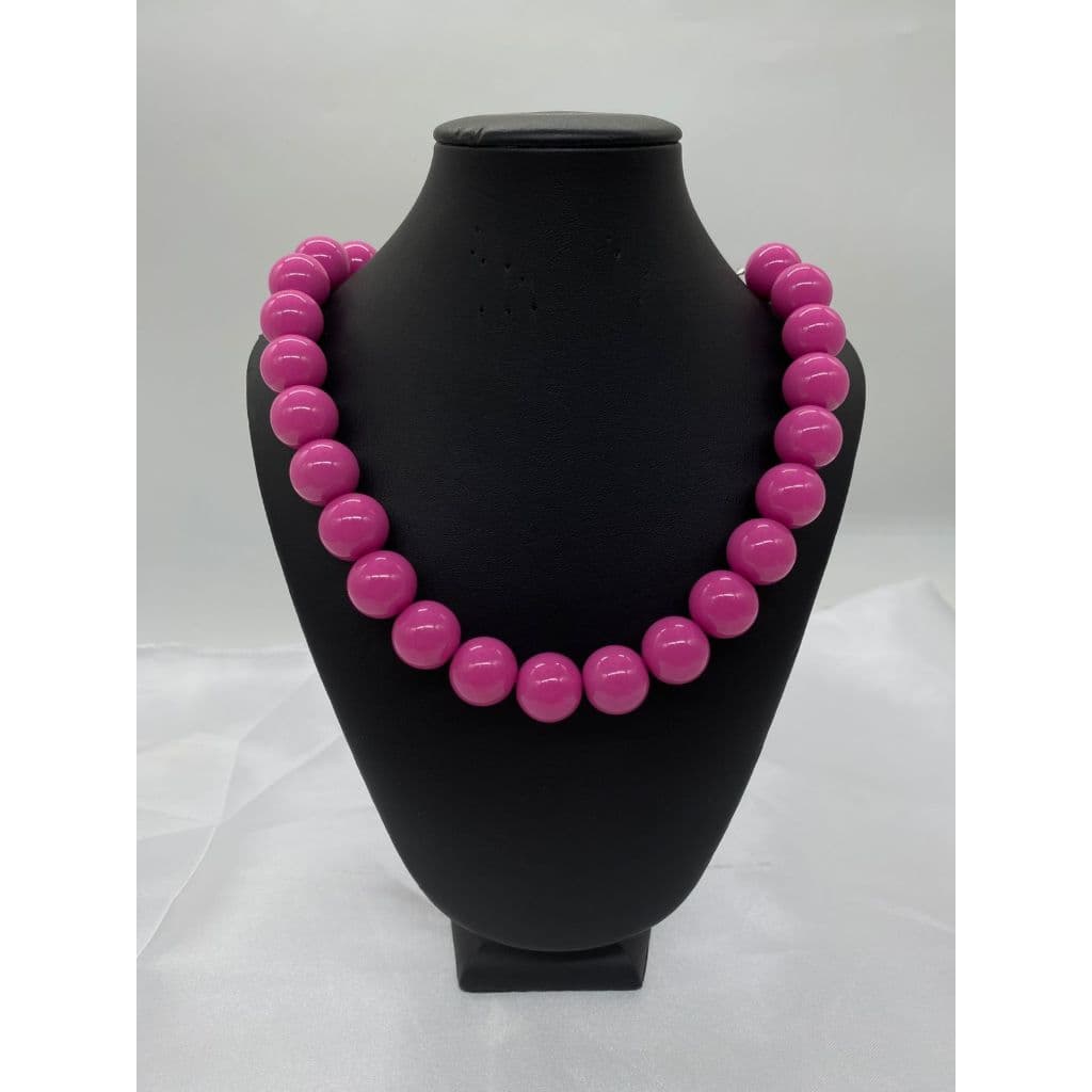 Colar de Bolas – Elegância que Nunca Sai de Moda