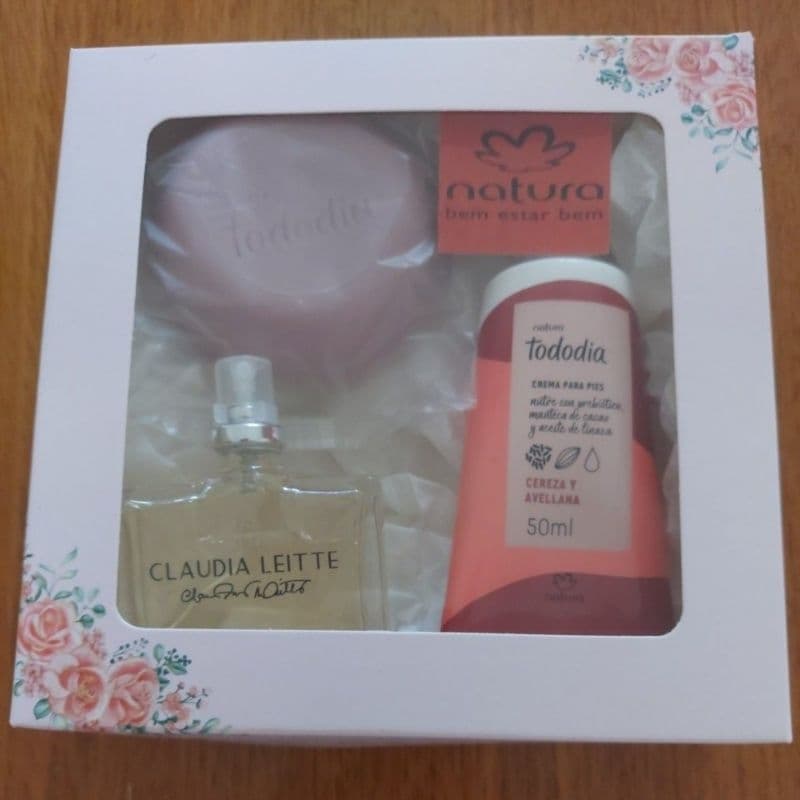 kit presente dias das mães  1 colonia jequiti Claudia Leite 25ml 1 hidratante natura cereja e avelã  1 sabonete tododia
