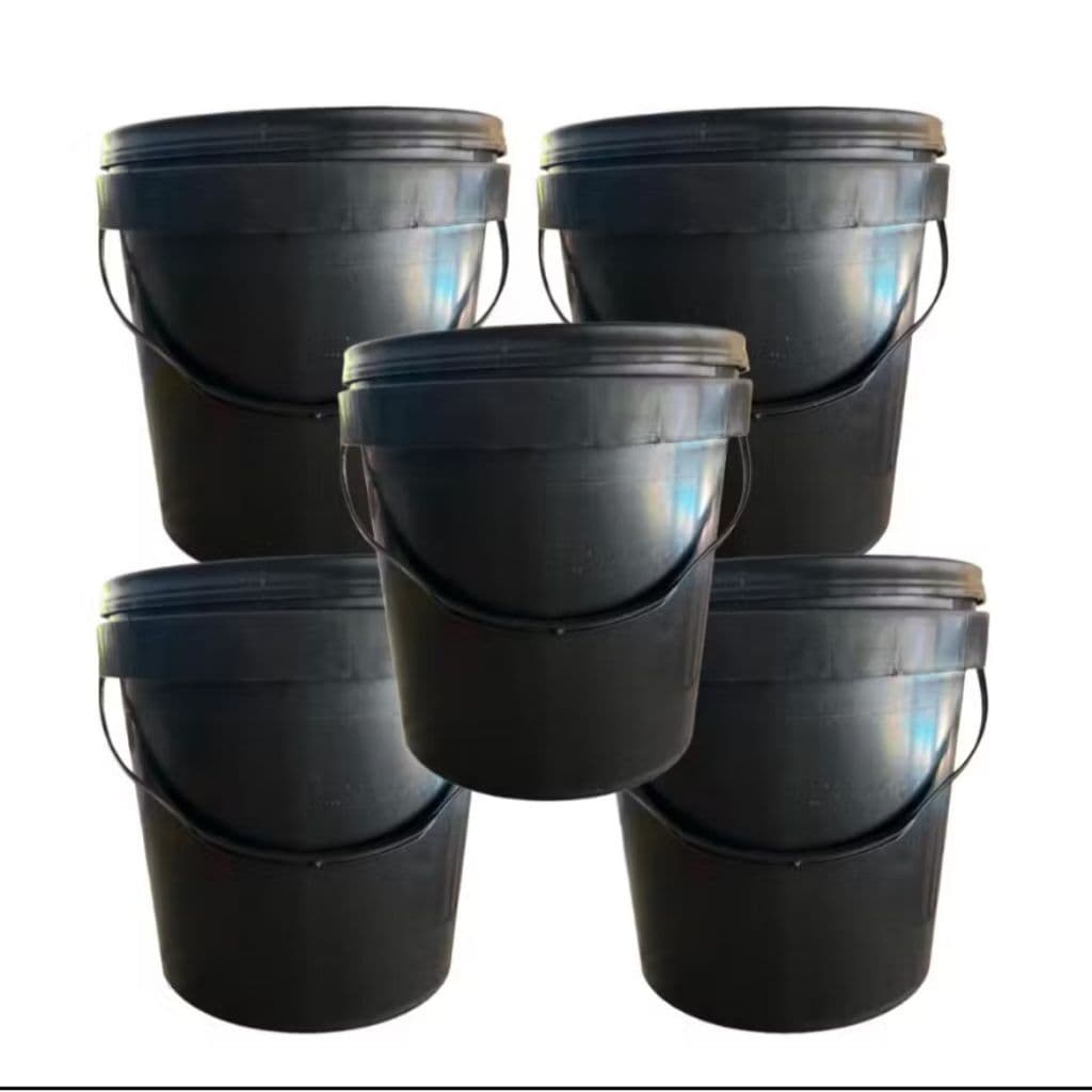 Kit 5 Baldes 20L Preto com Tampa, Lacre e Alça Reforçada | Plástico Resistente | Alta Durabilidade