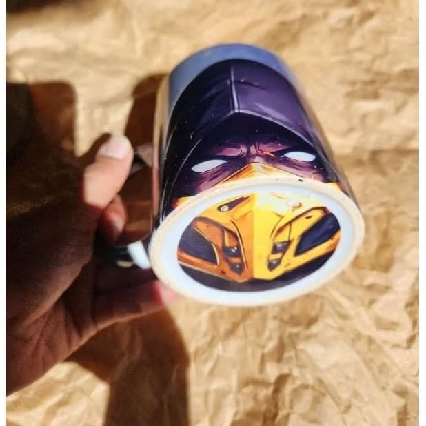 Caneca Mortal Kombat Scorpion lançamento - com Bocão no fundo 325ml, personagens, presentes