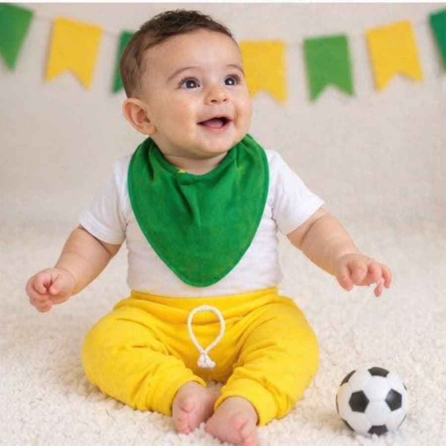 Roupa bebe copa do mundo verde e amarelo, kit com 2 calças e um babador 100% algodão brasil