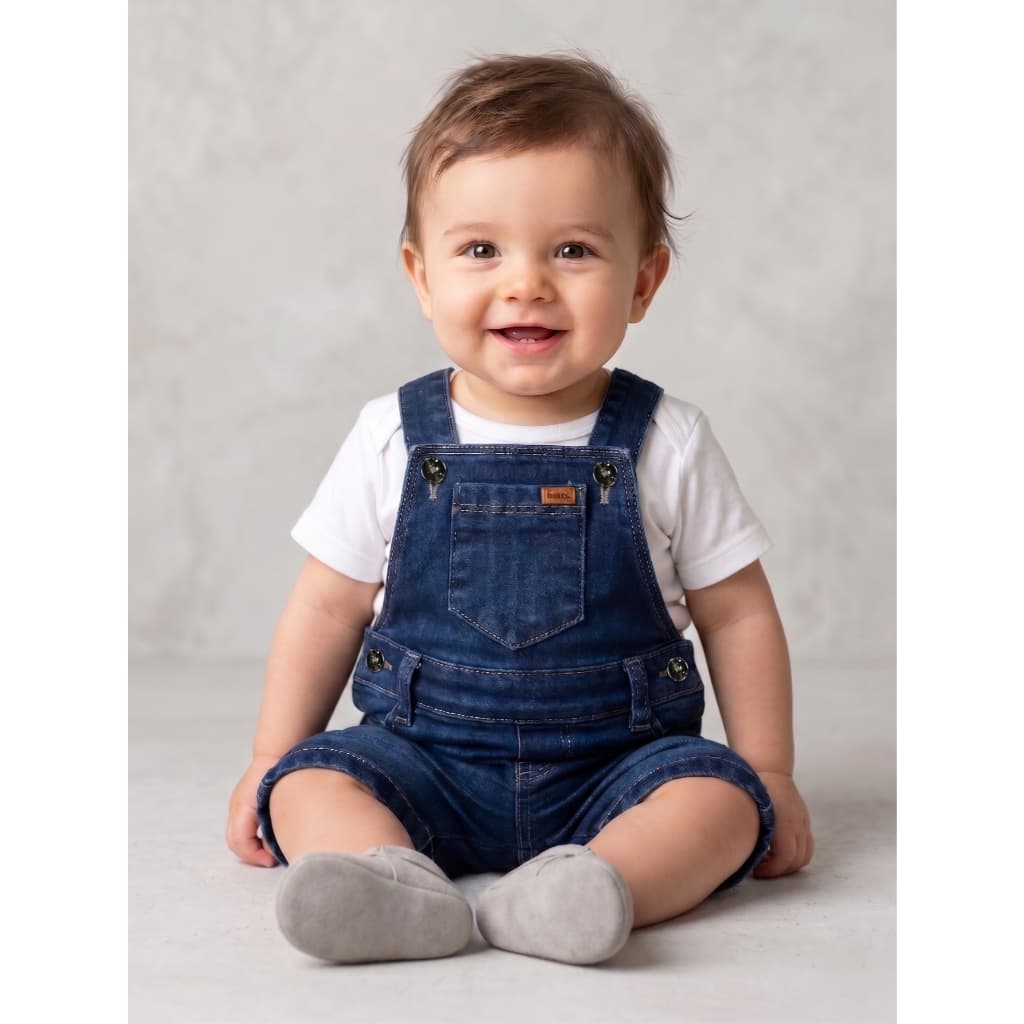 Jardineira Jeans Bebê Bolsos Utilitários Jeans com Elastano Premium Fechamento por Botões Bolsos
