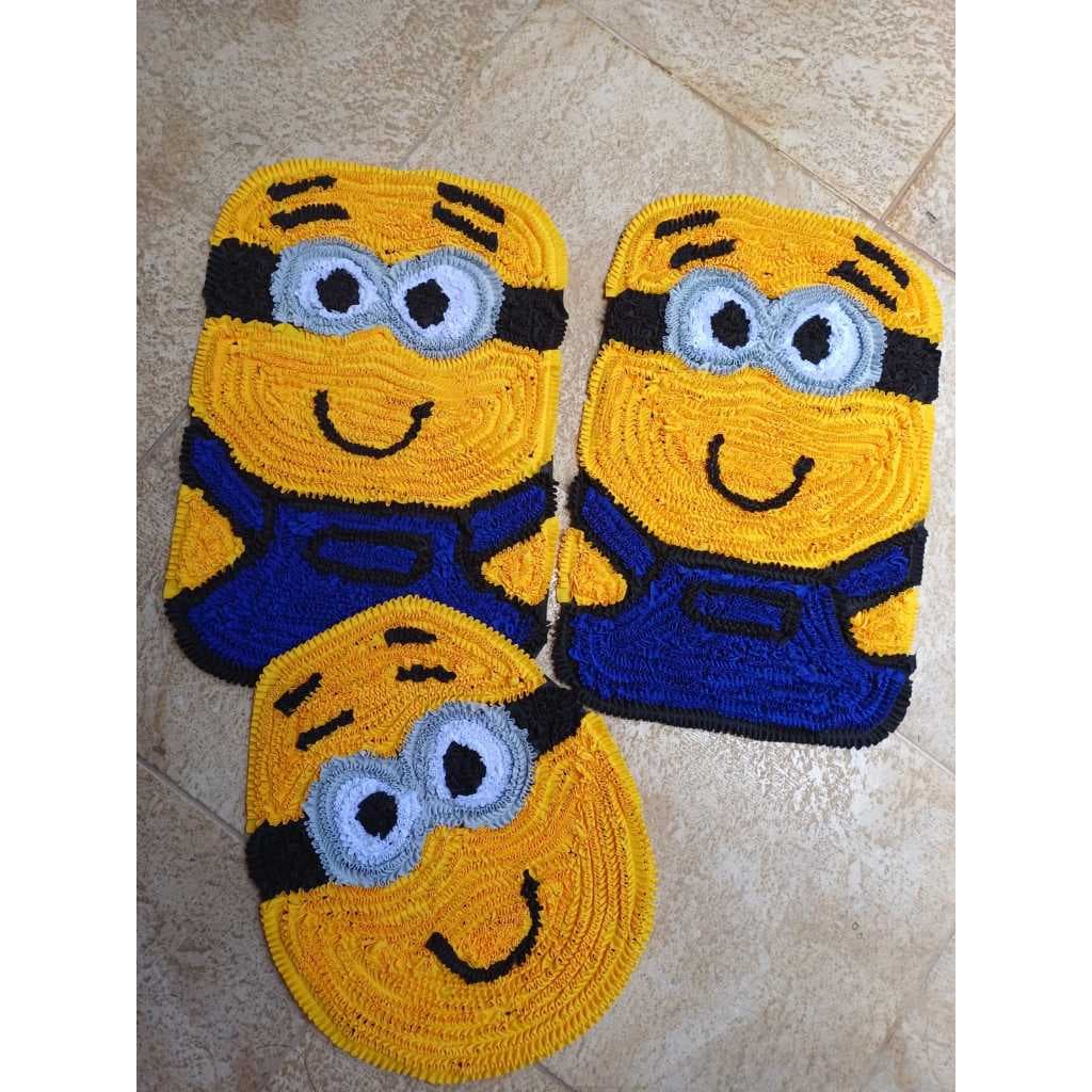 Conjunto de banheiro Minions frufru (Artesanato e decoração) Antiderrapante