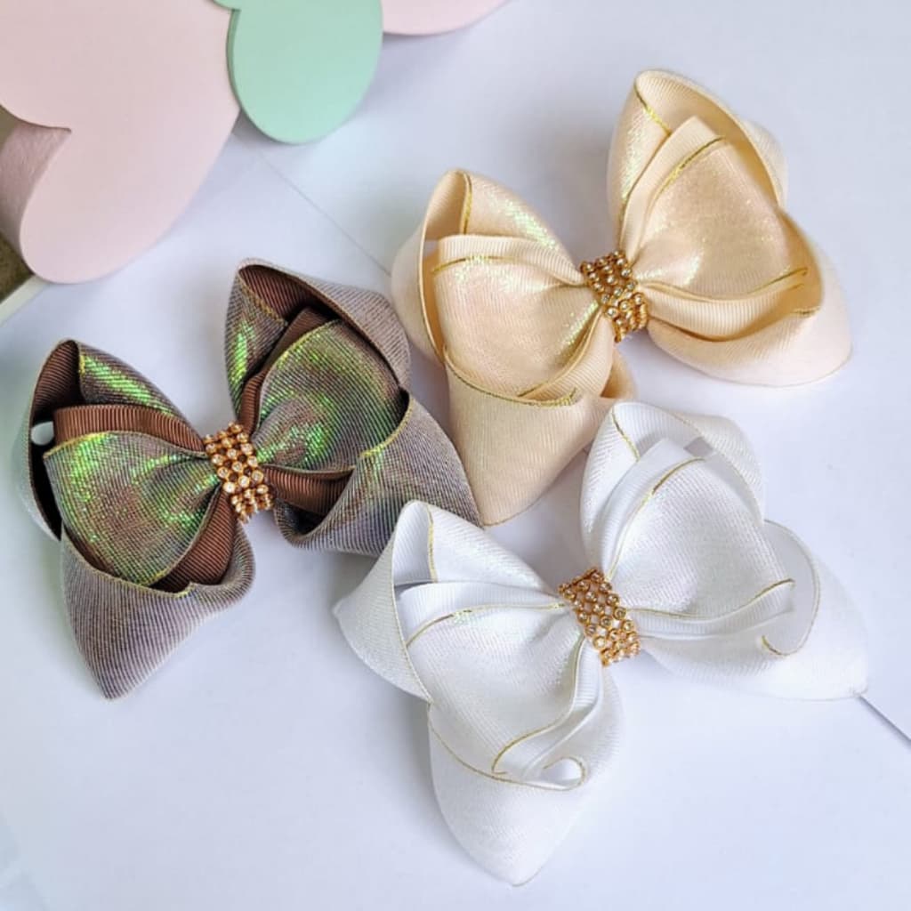 Laço Amora Com Strass Presilha Infantil - Luxo (Unidade ou Kit Trio)