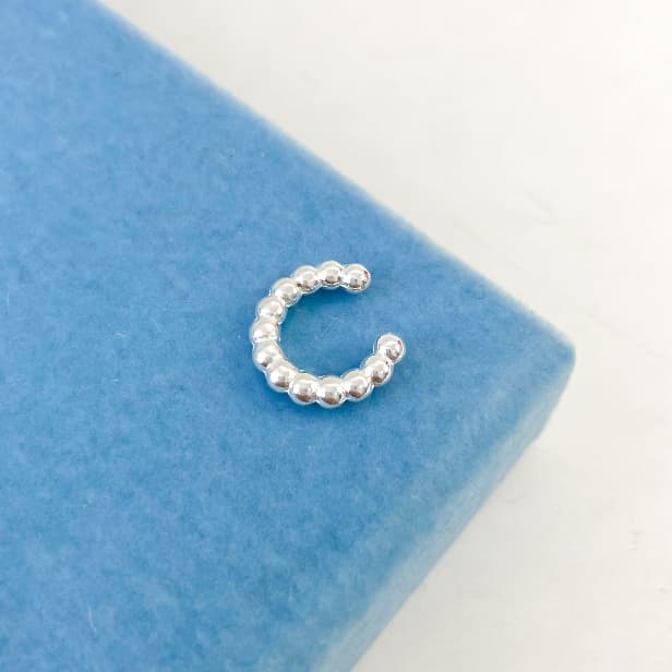 Piercing Fake Bolinhas - Banhado a Prata - Brinco de Pressão Unissex Delicado Minimalista
