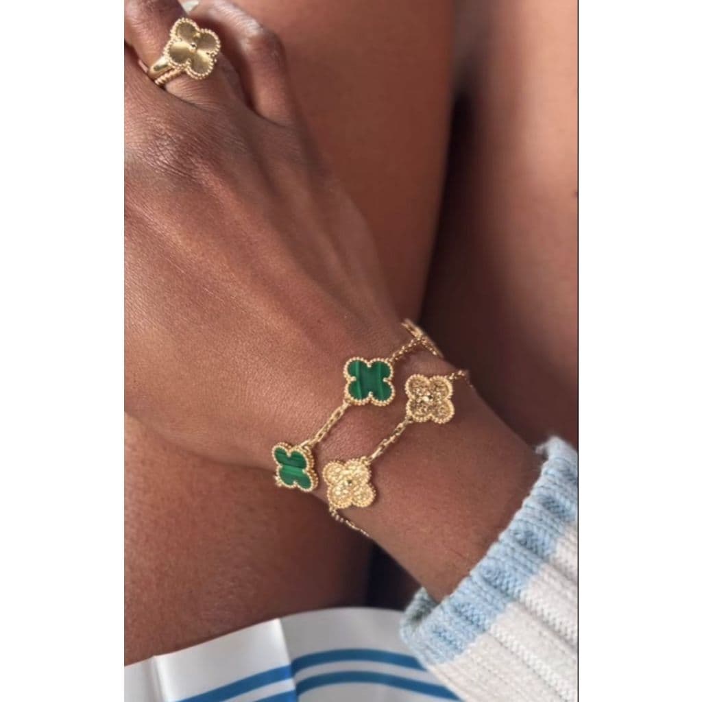 Pulseira Dourada Trevos Zircônia Verde Banhado a Oruo 24k