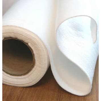 Manta Forrobel Branco Santa fé -150gr - 100% Poliester  largura 1,30 mts