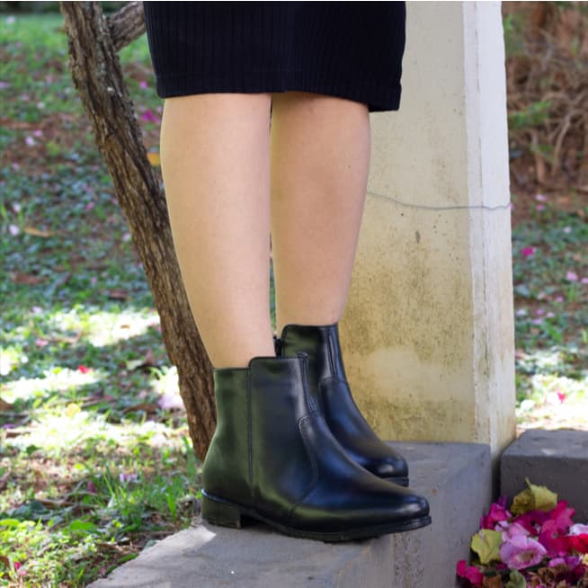 Bota Feminina Cano Curto Couro Legítimo Confortável