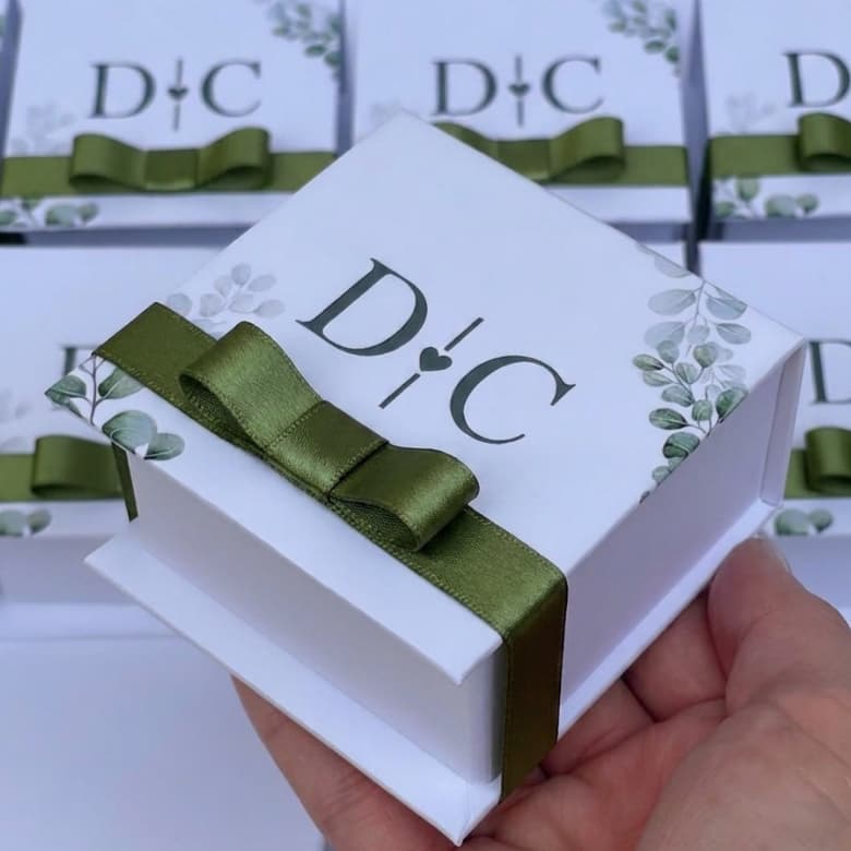 Laço Pronto de 6cm + Fita de 40cm para Caixa Cartonada 8x8x4 Laço para Lembrancinha de Casamento