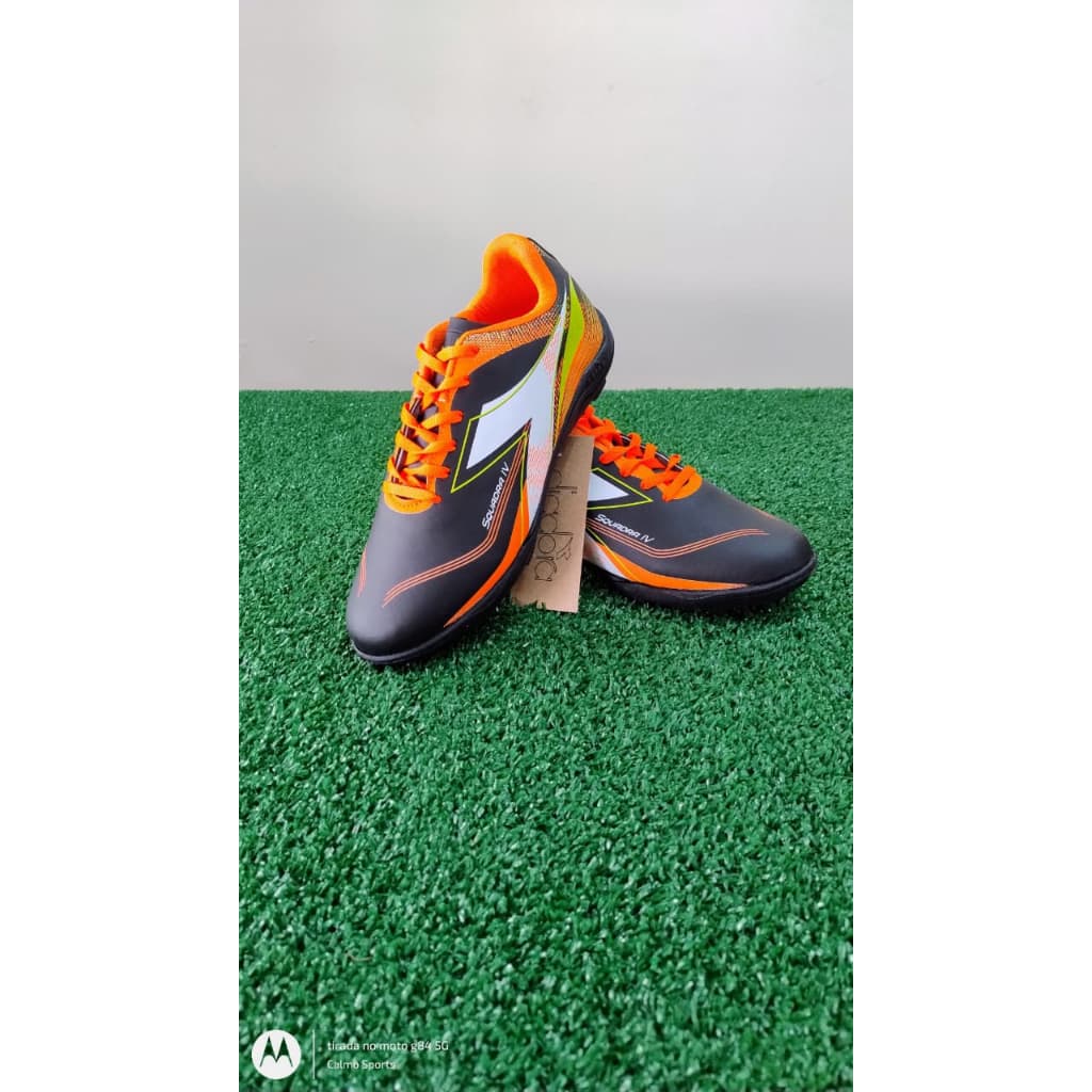 Chuteira Futebol Society Diadora Squadra IV - Preto/Amarelo Neon/Branco