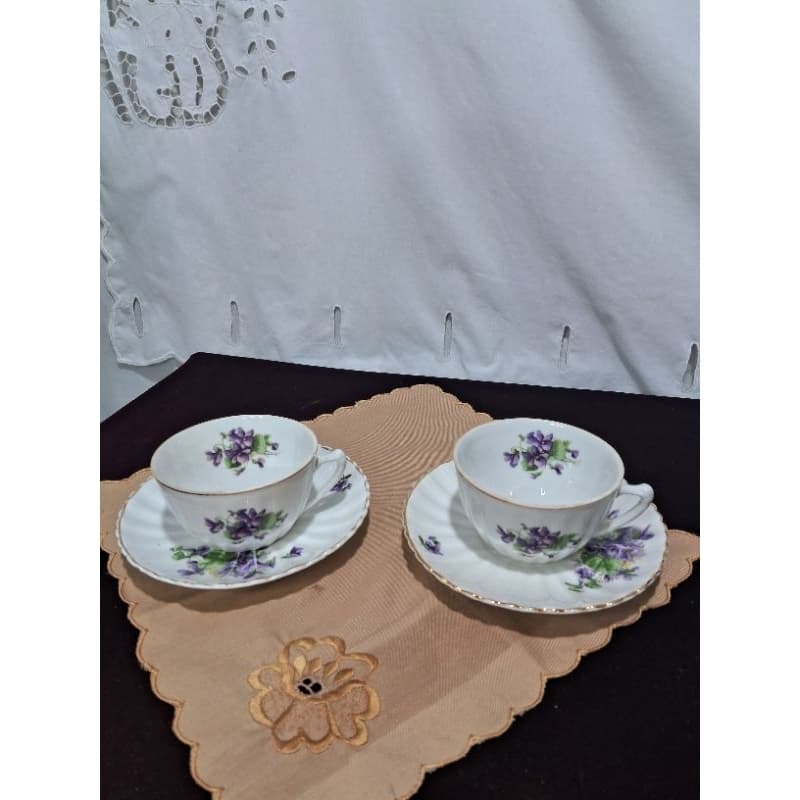 duas xícaras de chá porcelana Mauá/ antiguidade