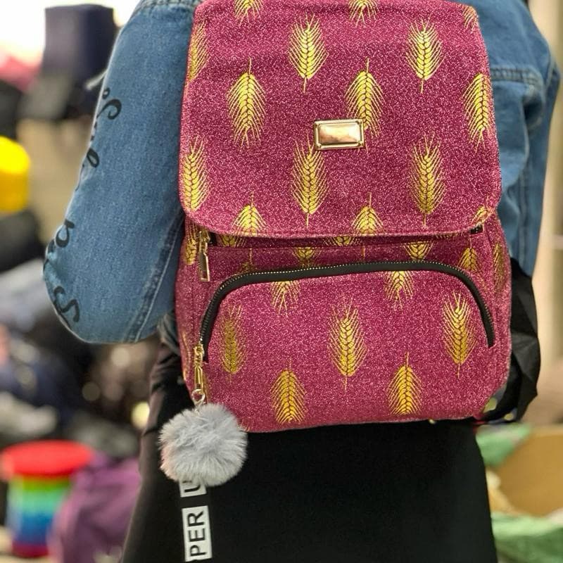 MOCHILA FEMININA ESTILOSA E CHEIA DE CHARME!