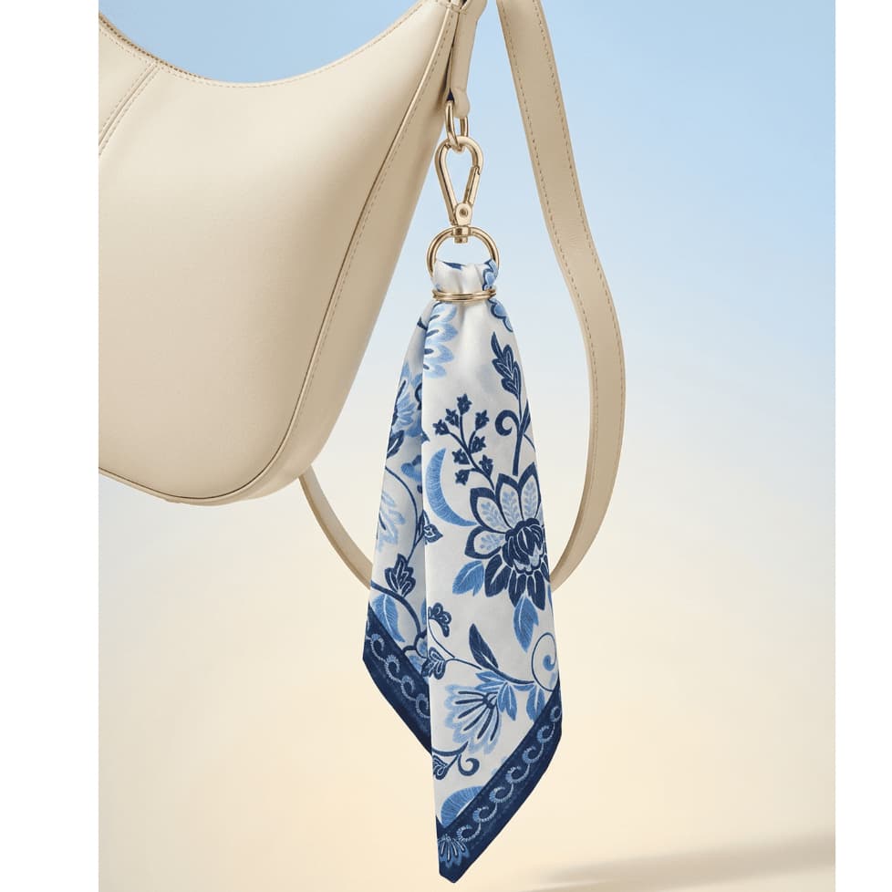 Chaveiro Lenço Feminino 25x25 Com Mosquestão Dourado Para Bolsas Acessórios Flores Azuis Blue Garden
