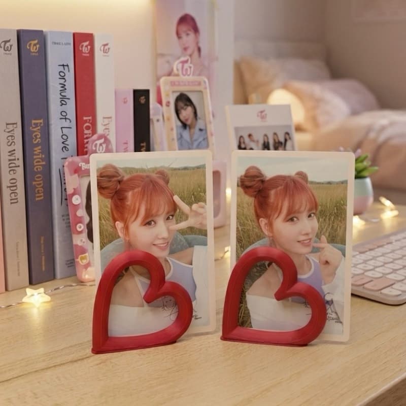 Kit 2 HeartStand | Suporte Coração para Photocard K-Pop e Polaroid | Eternize suas Memórias