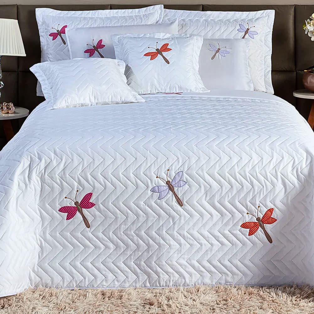 Kit Cobre Leito Casal 3 Peças Libélula Bordado  Matelado Colcha Casal