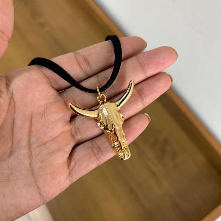 Choker country cabeça de boi dourado