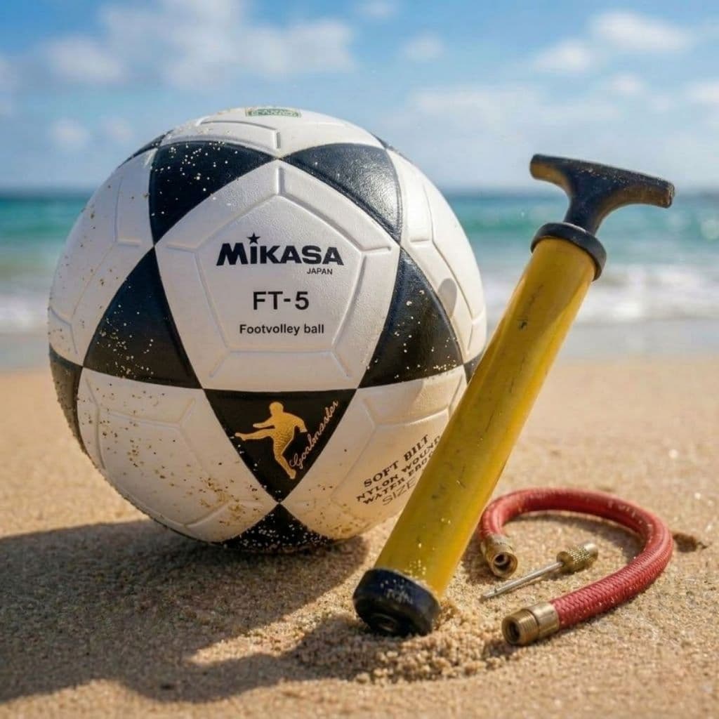 Bola Futevôlei Mikasa FT-5 Oficial Couro Sintético Laminado Tamanho N°5 + Bomba de Ar