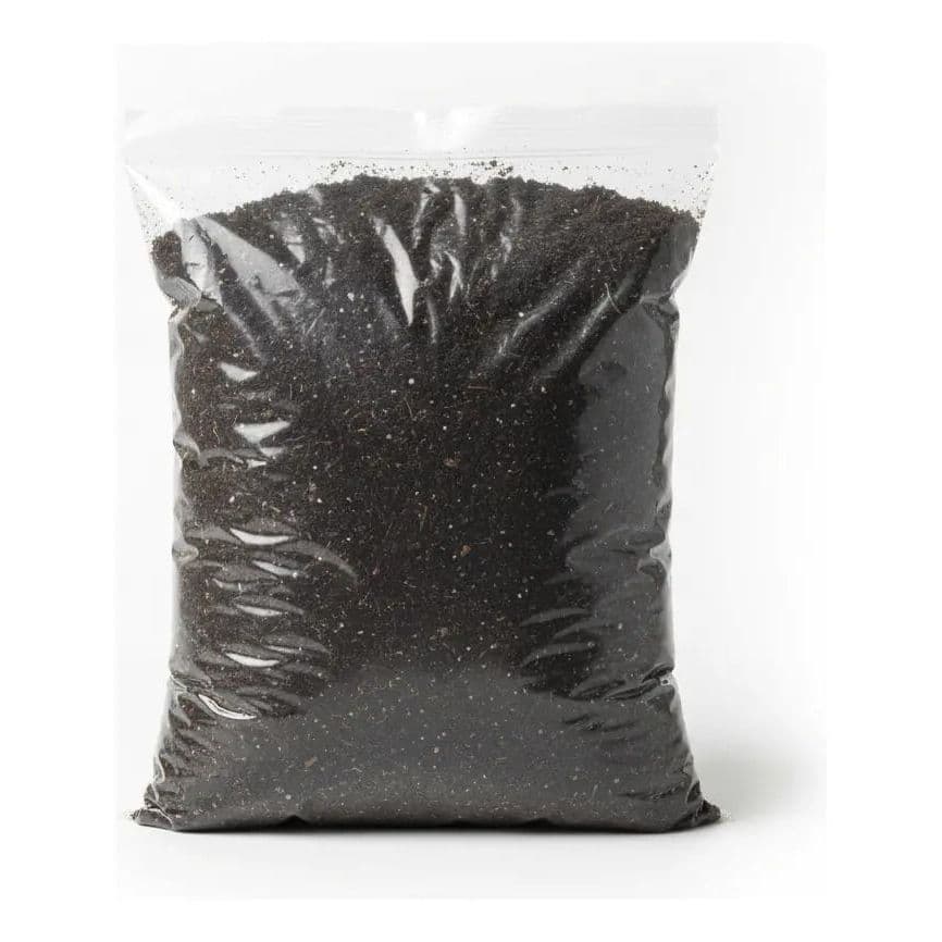 Terra Vegetal Adubada 3kg ideal para apartamentos e pequenos espaços