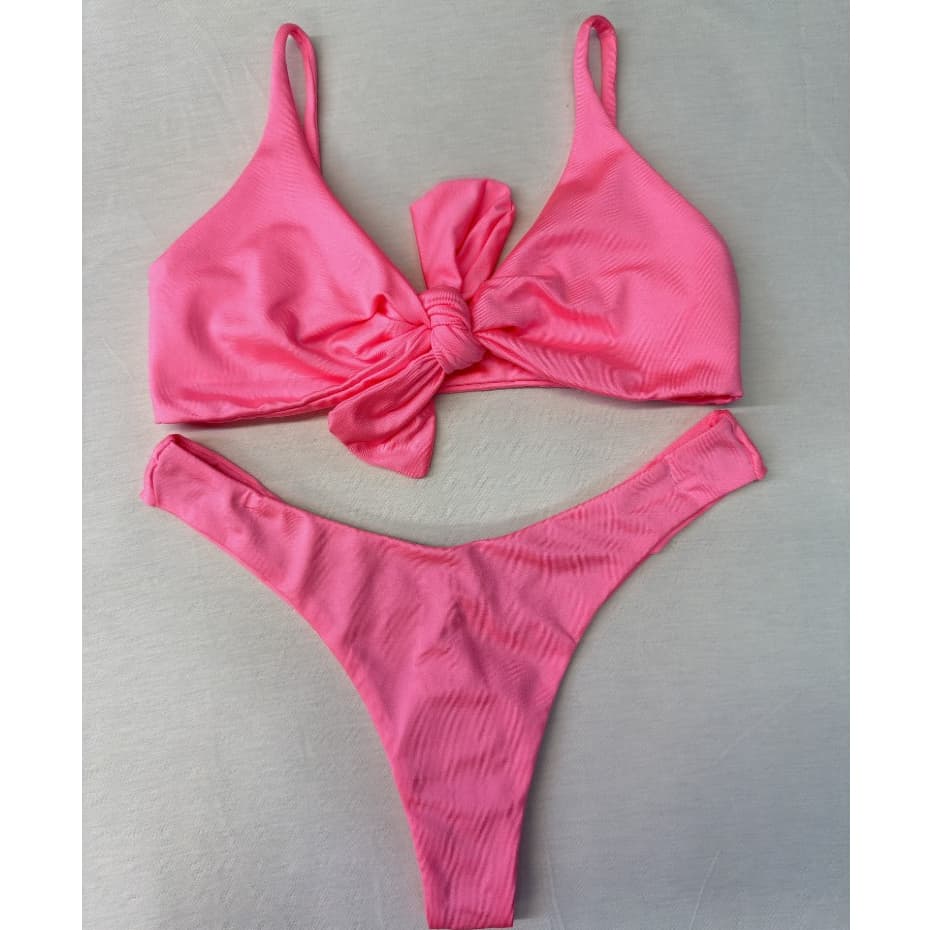Biquíni Rosa Neon Com Laço Frontal e Calcinha Asa Delta - Tendência Verão 2026