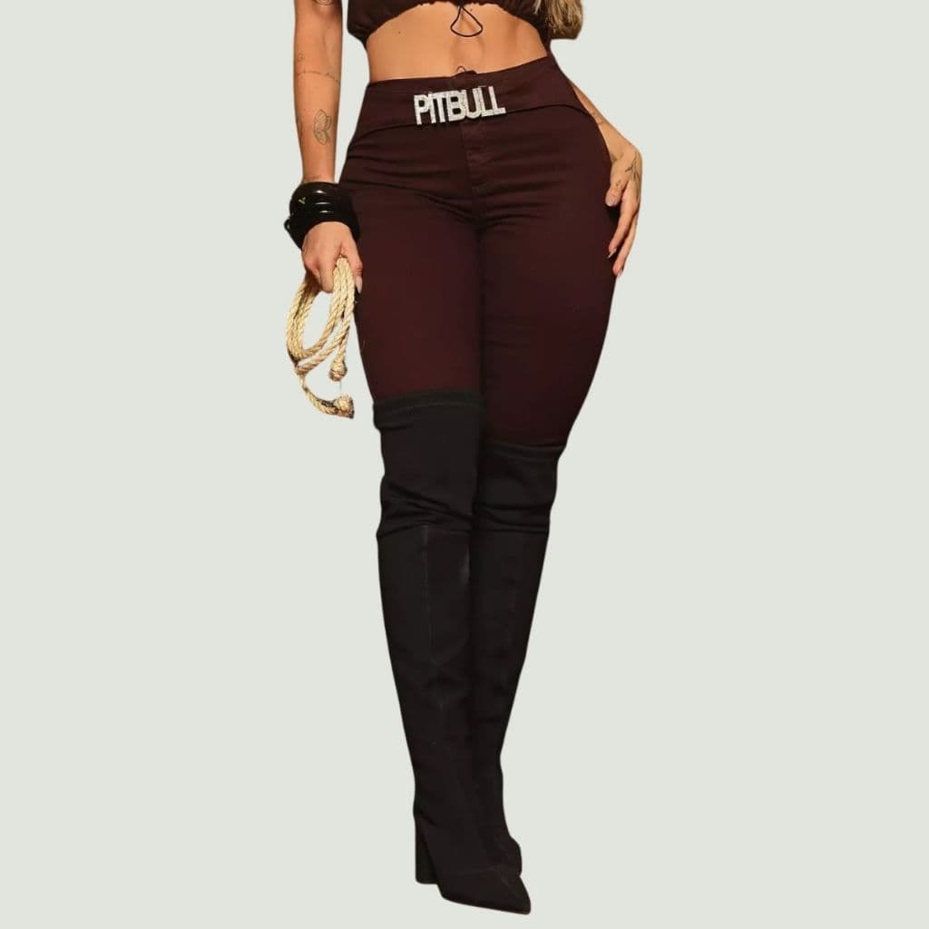 Calça Feminina pit bull jeans Hot Pants Collor Modeladora e Casual com Detalhe no Cós Pit Bull Jeans Ref: 89149
