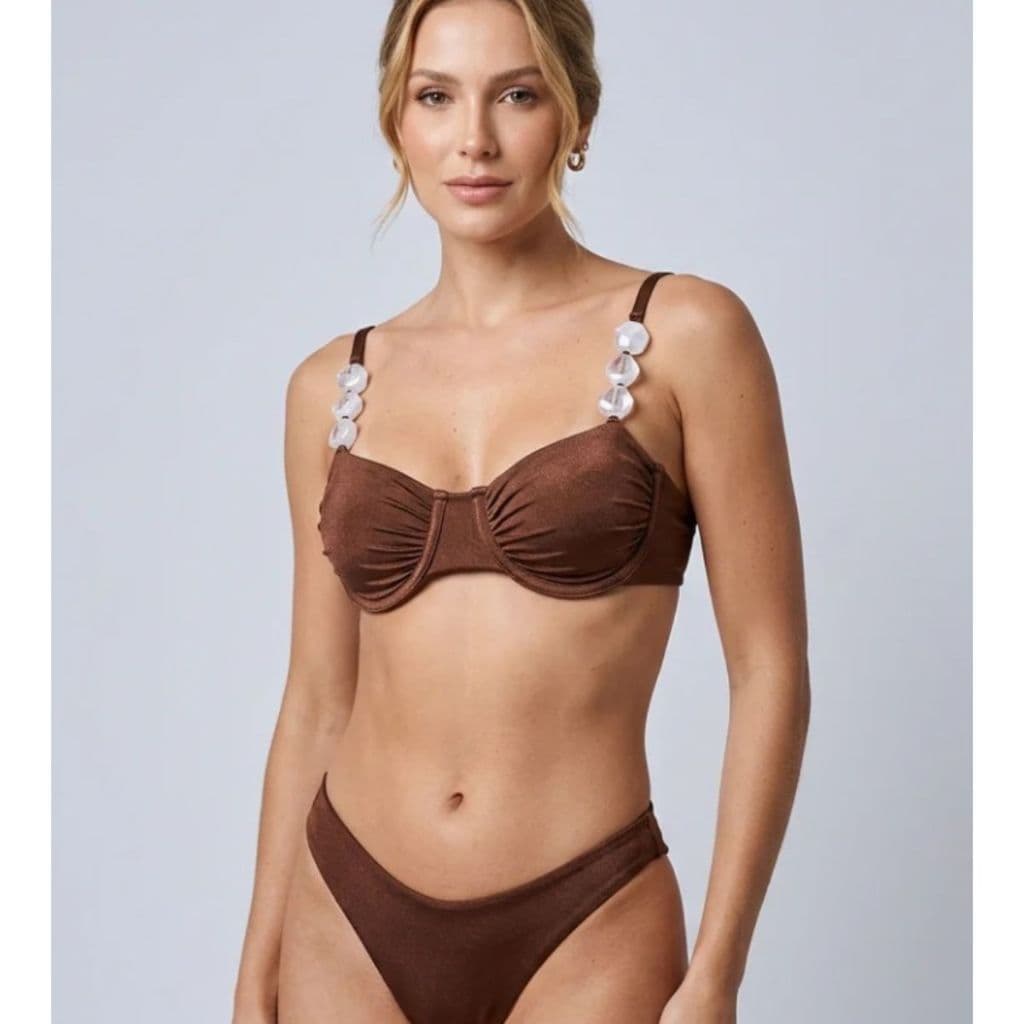Biquíni Meia Taça com Detalhes Luxuoso na Alça Calcinha Asa Delta Tendência