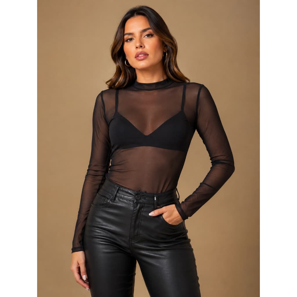 Blusa Feminina de Tule Preta - Leve, Transparente e Versátil