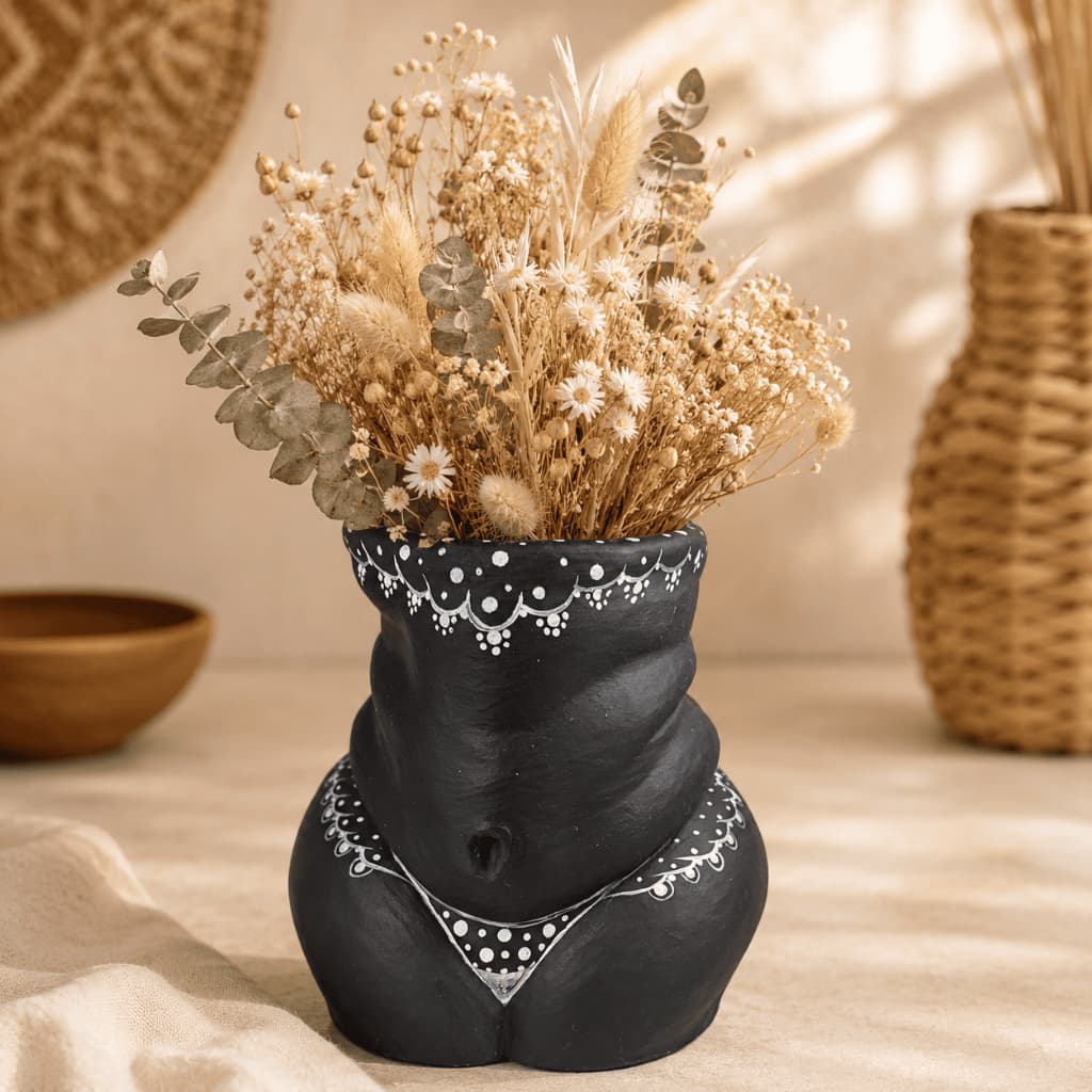 CACHERPOT CORPO FEMININO EM BARRO ARTESANAL 19 CM  VASO DECORATIVO PARA FLORES E PLANTAS | DESIGN, ARTE E PERSONALIDADE