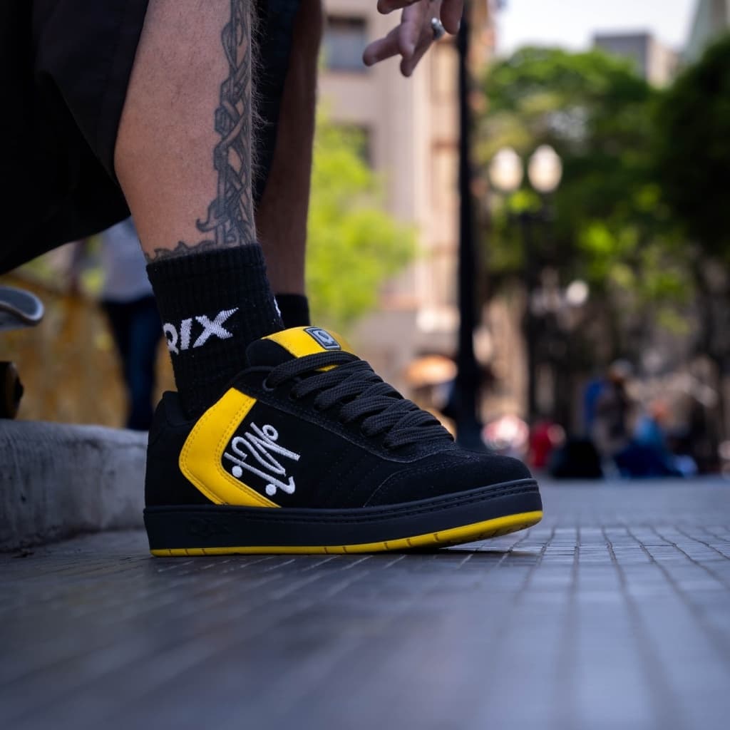 Tênis Qix Chorão Lado B by DZ6 - Preto e Amarelo