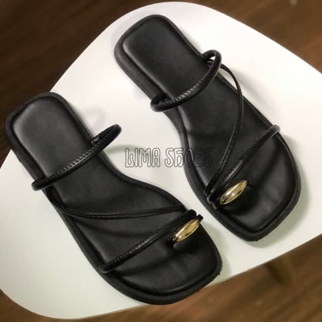 Sandália Feminina Flat Papete com pedrinha no dedo e com tiras Calce fácil