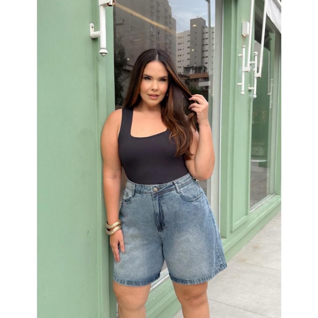 Bermuda Helena Jeans Feminina Plus Size Meia Coxa Confortável Básica Com Bolso