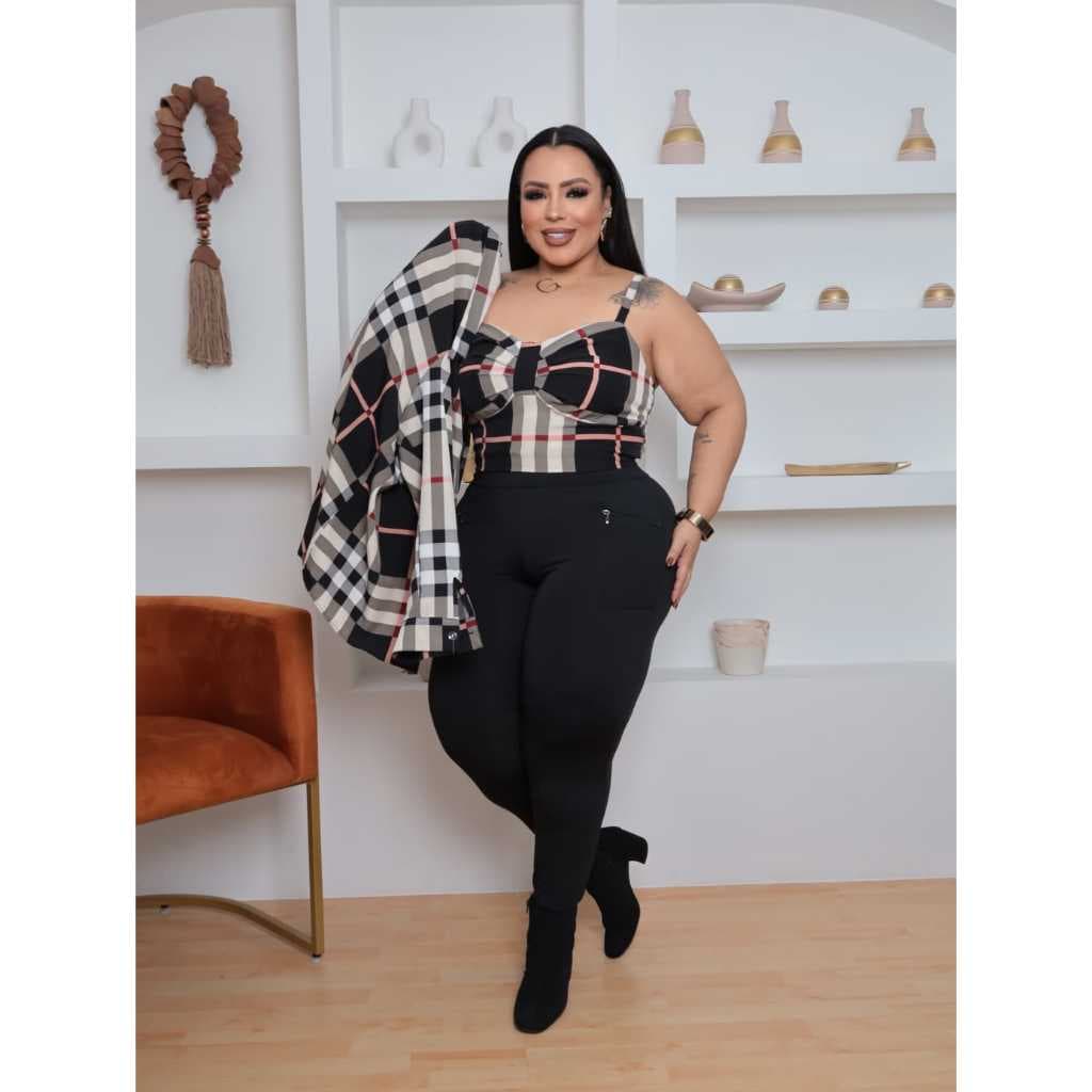 camisa feminina com cropped xadrez plus size  elegante