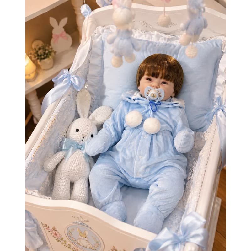 Bebê Reborn Fio A Fio Menino Nandinho Castanho Banho - roupa coelhinho
