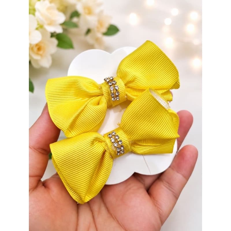 Par de xuxinhas infantil com laço e Strass Deixe o penteado da sua bebê delicado e encantado.