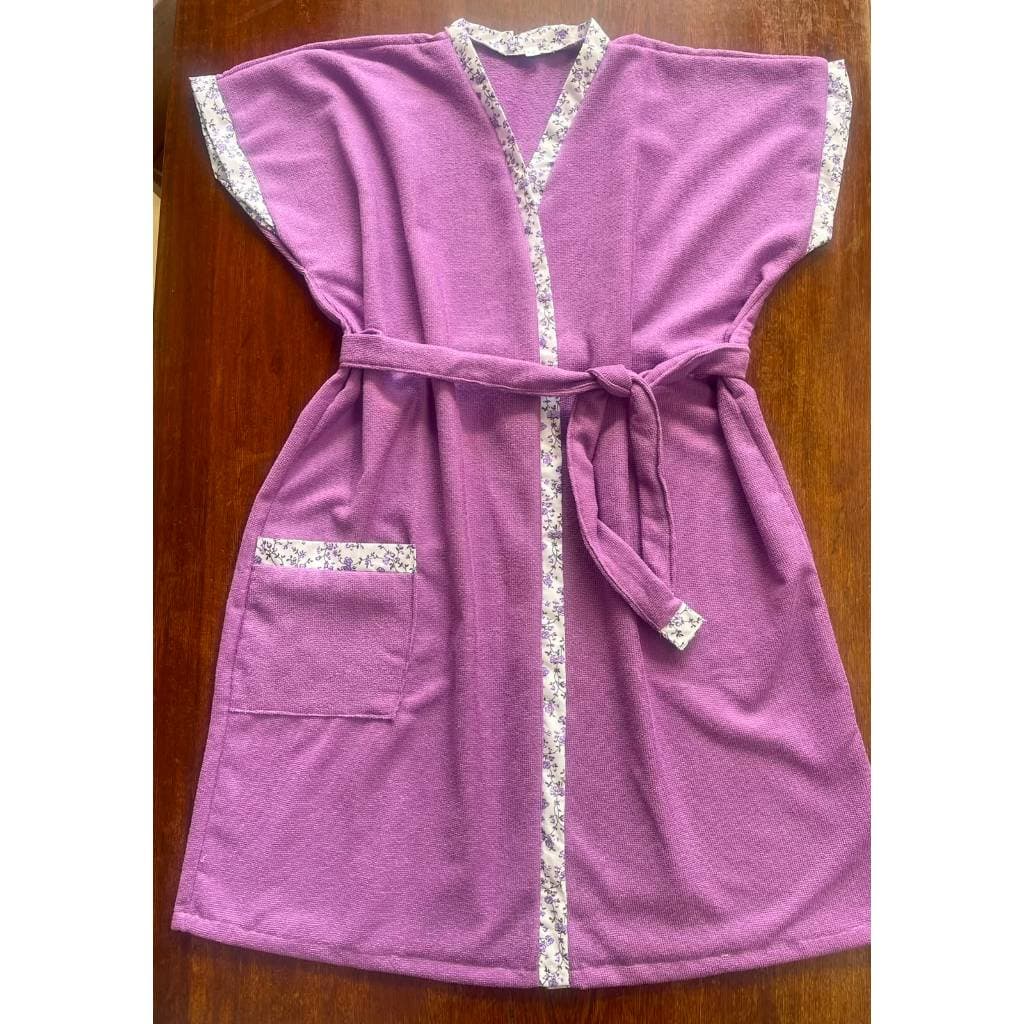 Roupão de Banho Feminino com Bordados Variados e  Felpudo