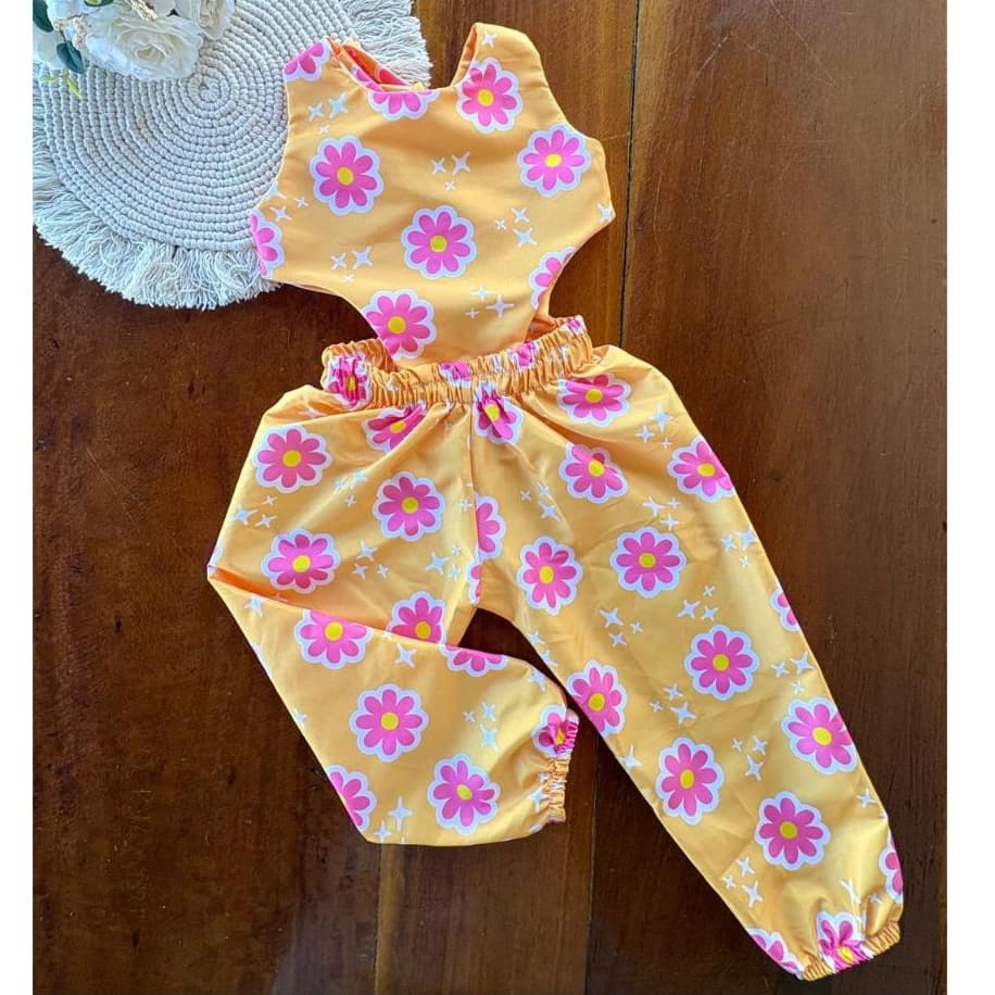 Macaquinho Estampado para meninas - (Veste de 3 a 4 anos)