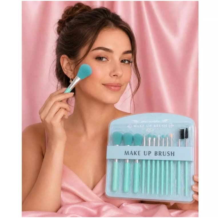 Kit 12 Pincéis para Maquiagem Completo com Pincéis para Rosto Olhos e Sobrancelhas em Embalagem Rosa Cerdas Macias e Cab
