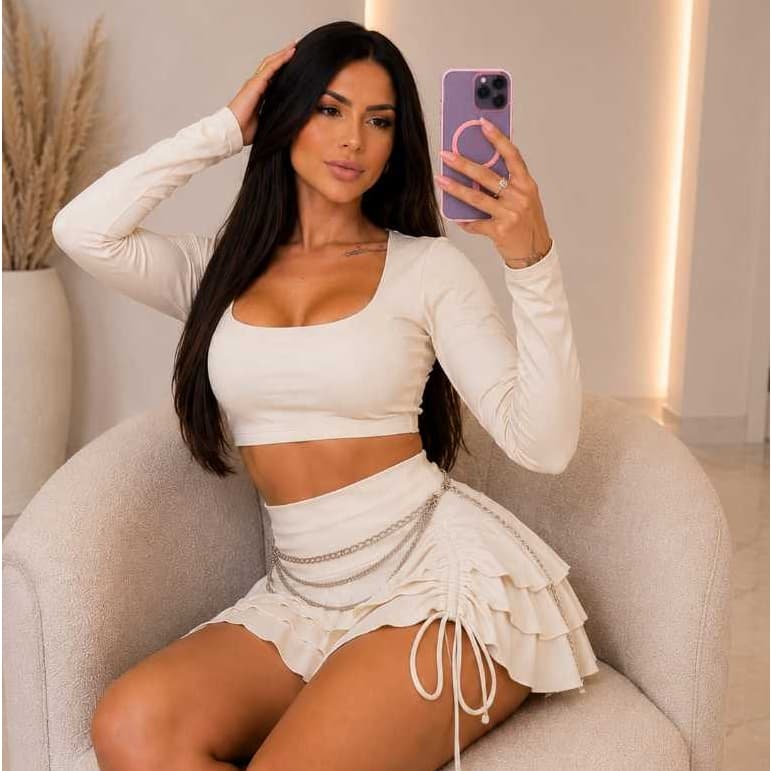 Conjunto Feminino Cropped Manga Longa Decote Cuadrada + Short Saia com Babado e Amarração Lateral Elegante